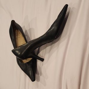 Joan & David Circa Comfort 365 Black Leather Heels. Size 10.
